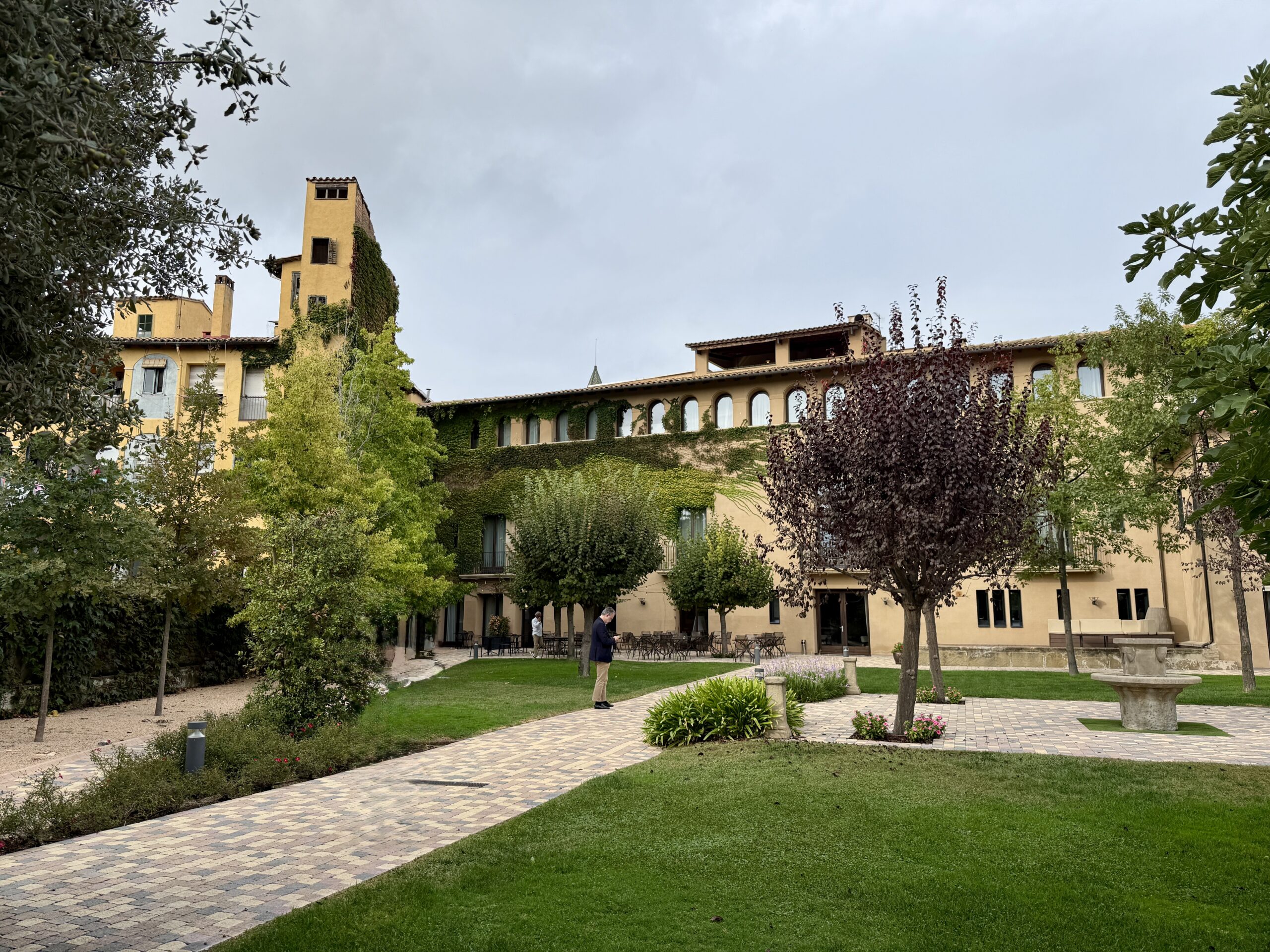 La sala y el jardín